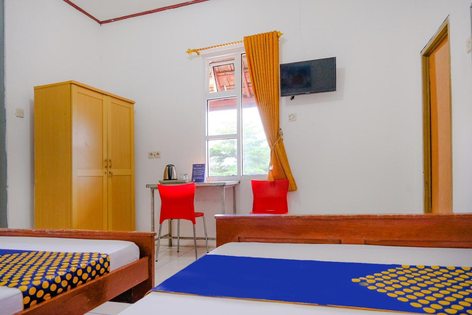 Oyo Life 2638 Hotel Raya Sarangan Luaran gambar