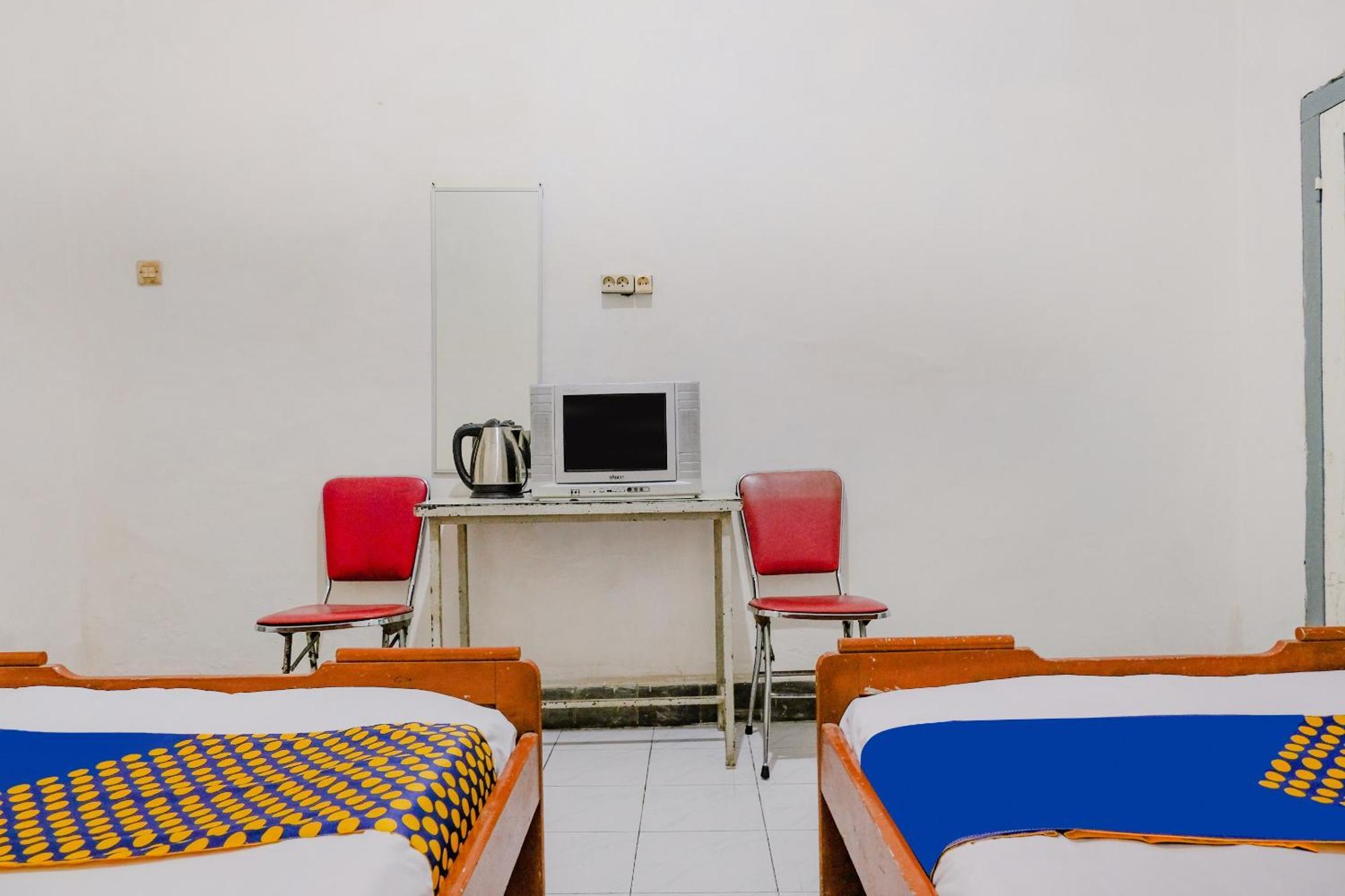 Oyo Life 2638 Hotel Raya Sarangan Luaran gambar
