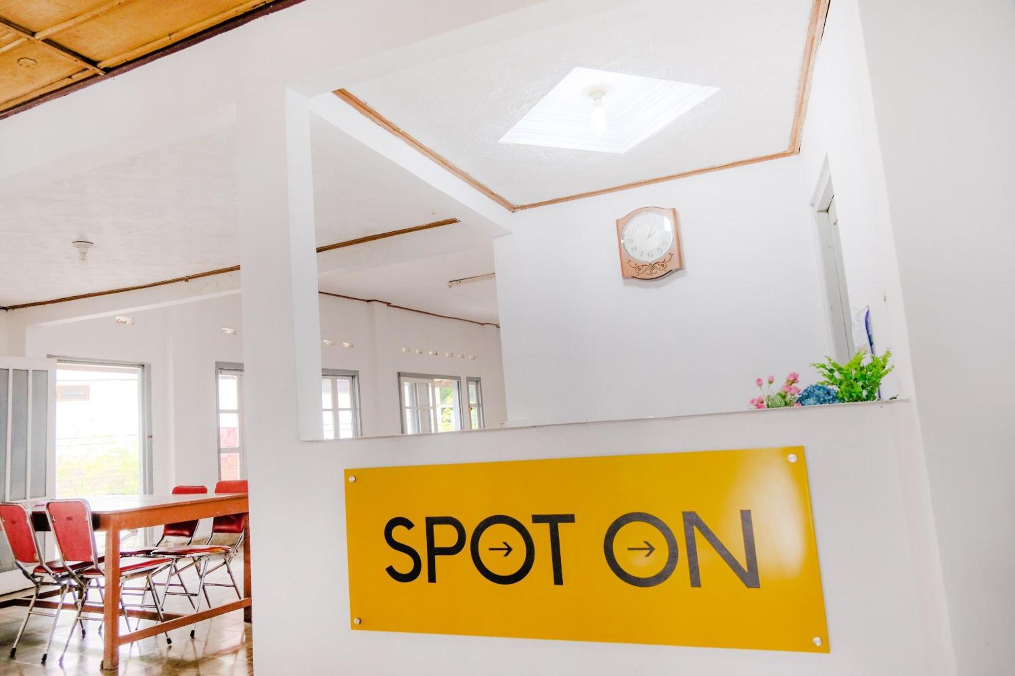 Oyo Life 2638 Hotel Raya Sarangan Luaran gambar