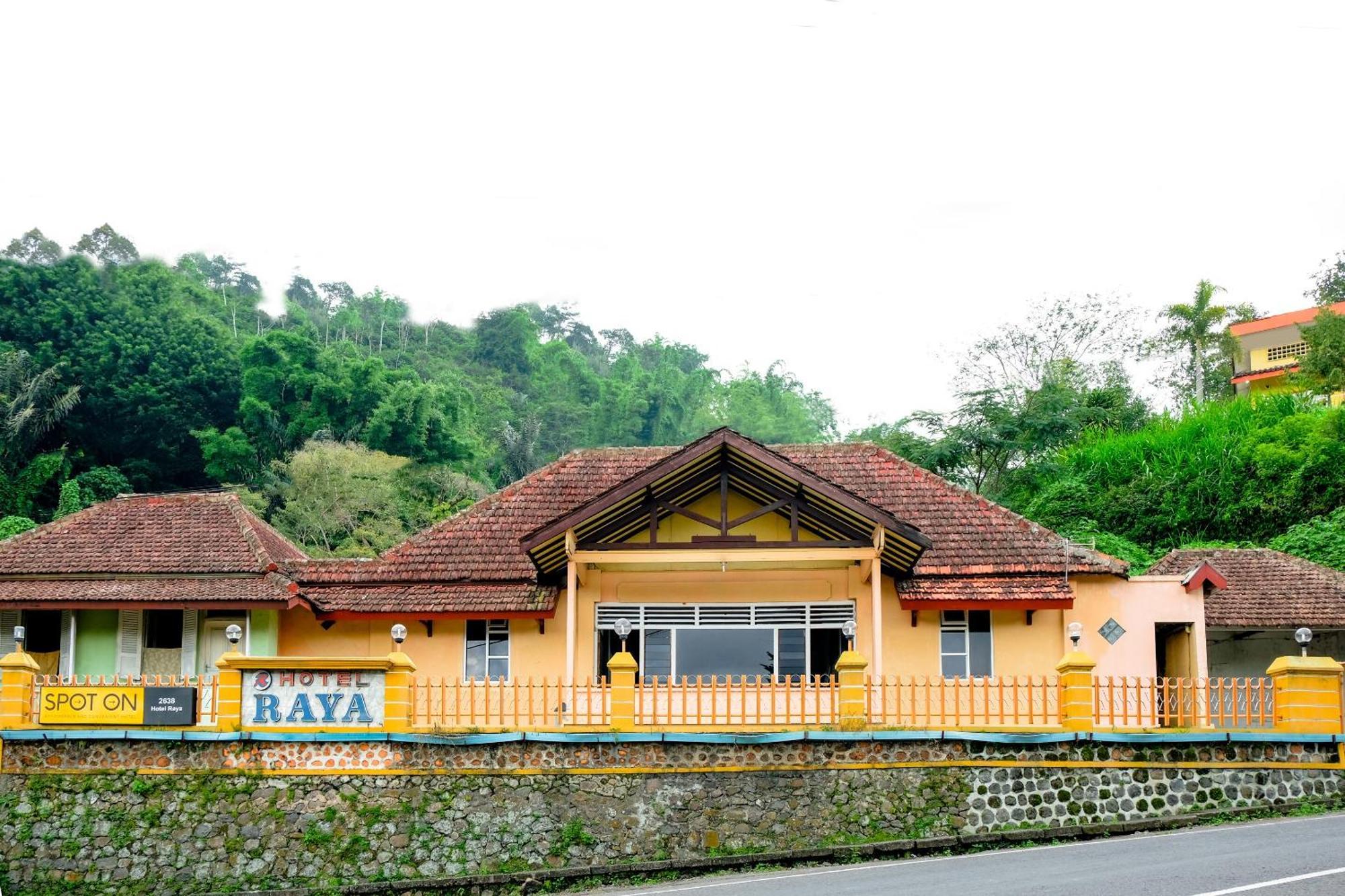 Oyo Life 2638 Hotel Raya Sarangan Luaran gambar
