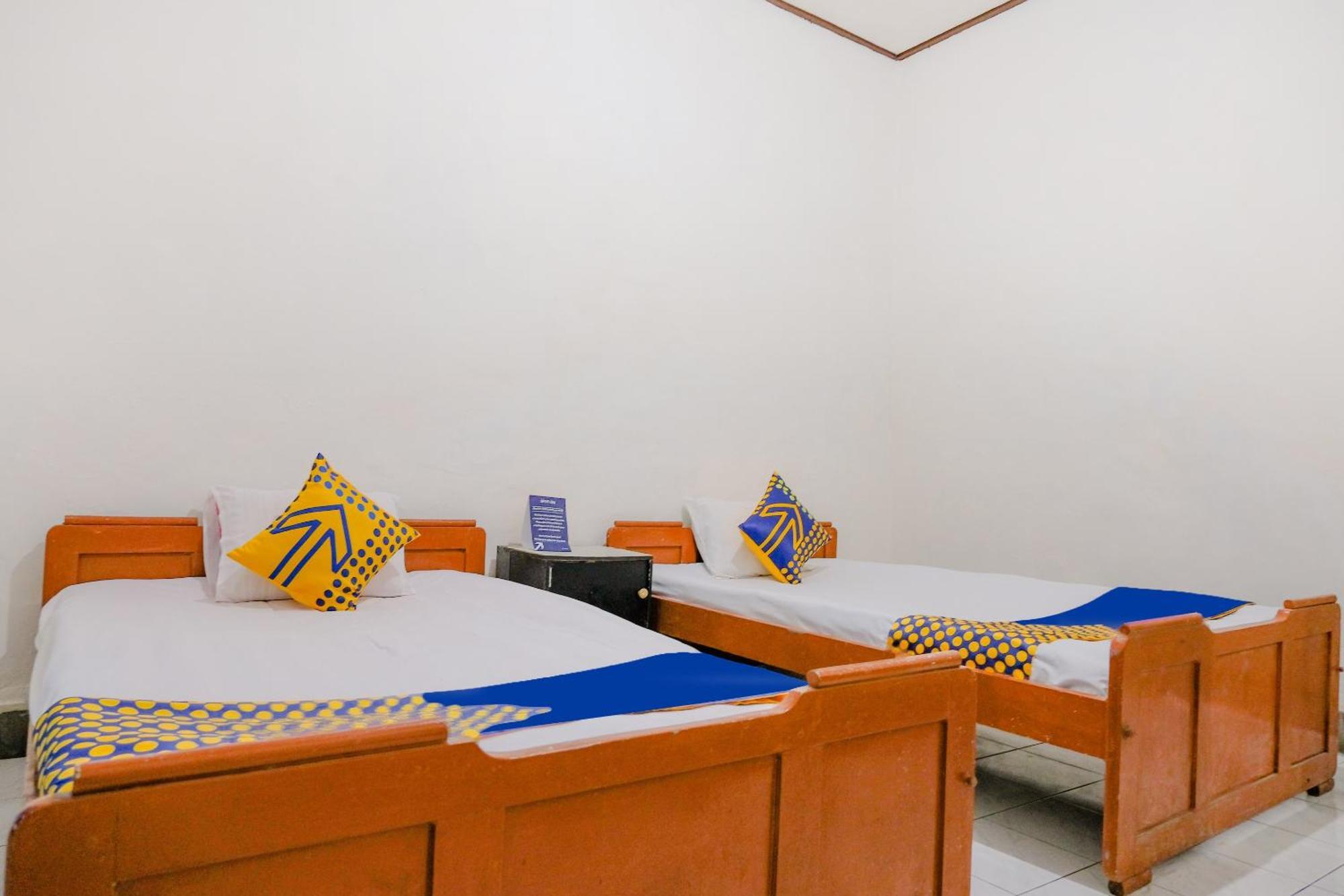 Oyo Life 2638 Hotel Raya Sarangan Luaran gambar