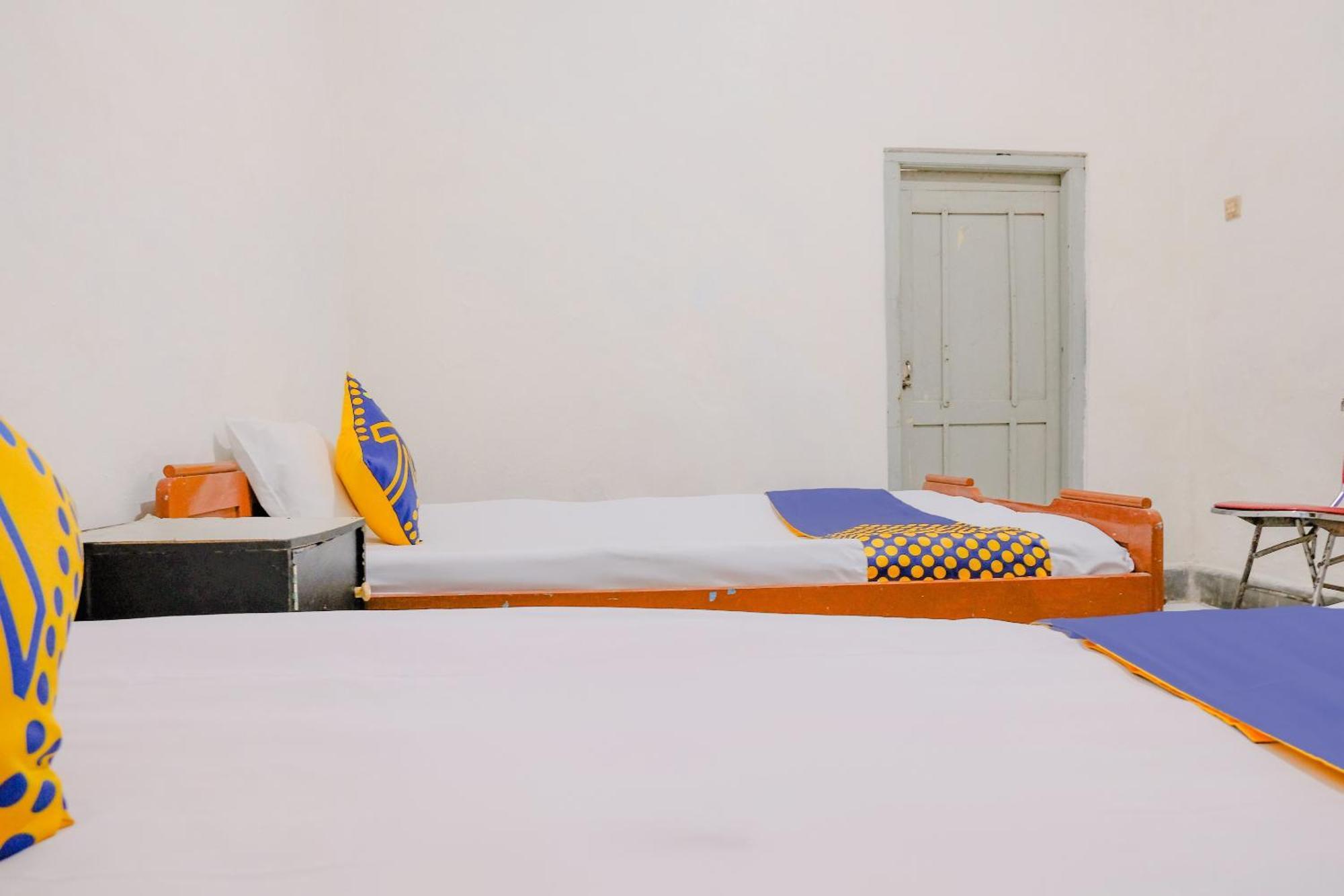 Oyo Life 2638 Hotel Raya Sarangan Luaran gambar